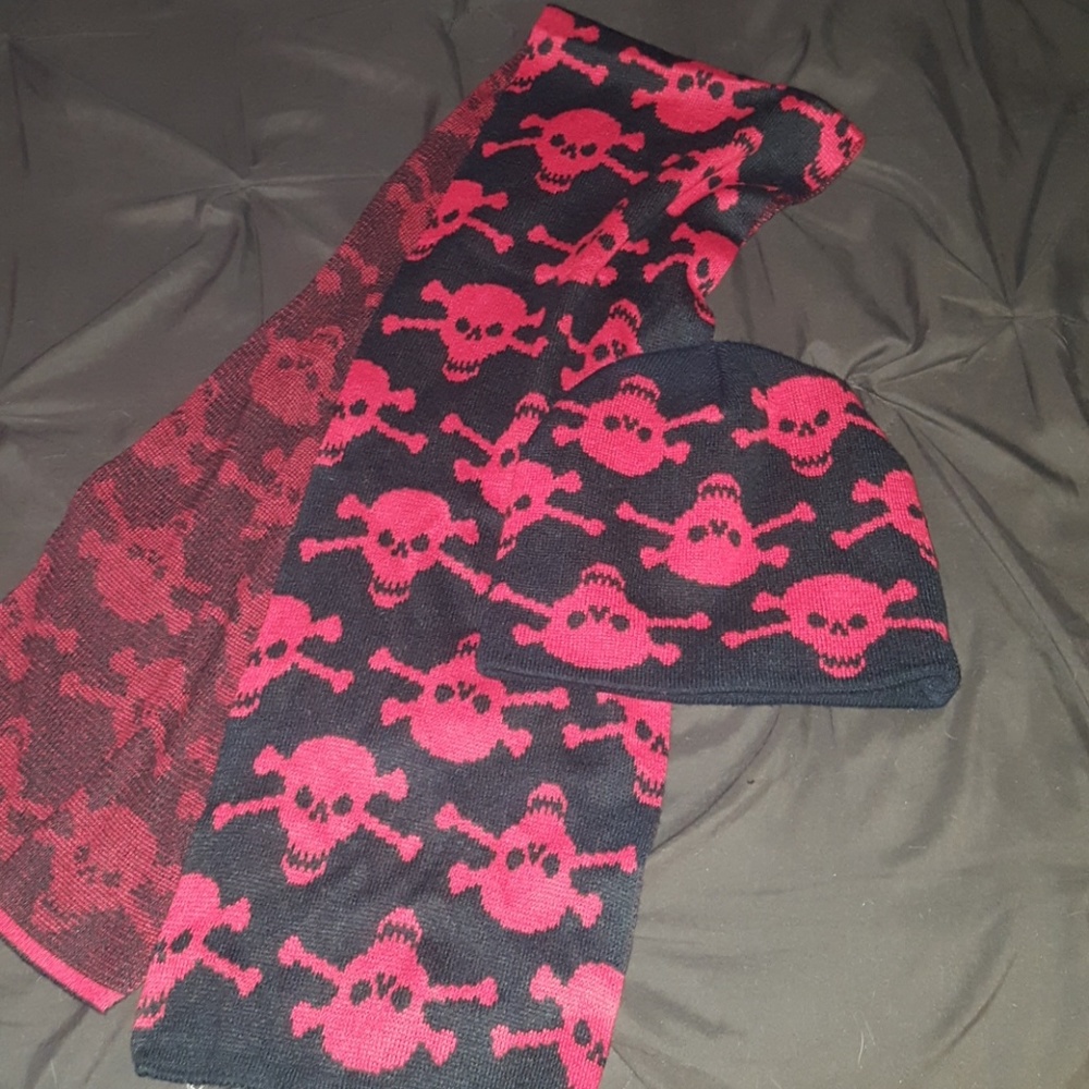 Skull scarf and hat